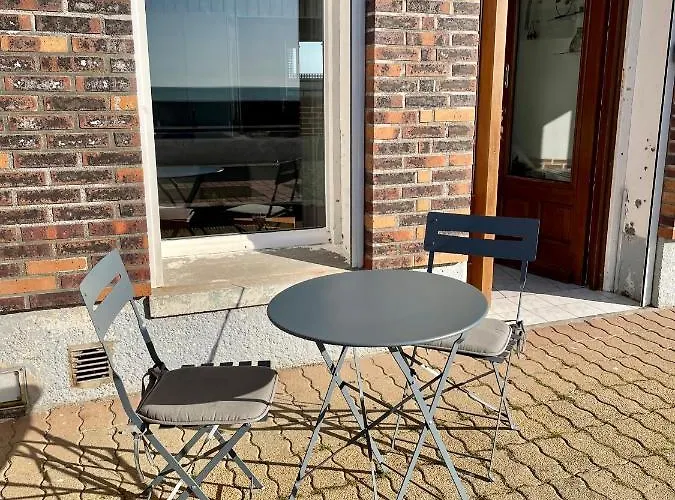 Le Front De - Lumineux Esplanade Apartman